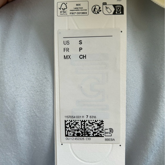 NWT HandM Sports Bra Light Support Size S - Picture 4 of 5